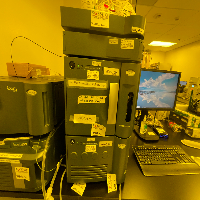 Waters ACQUITY UPLC System with PDA QDa and Nitrogen Generator image 1